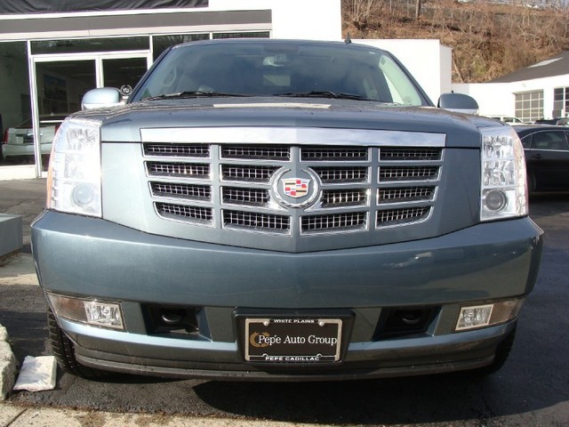 Cadillac Escalade 2010 photo 2