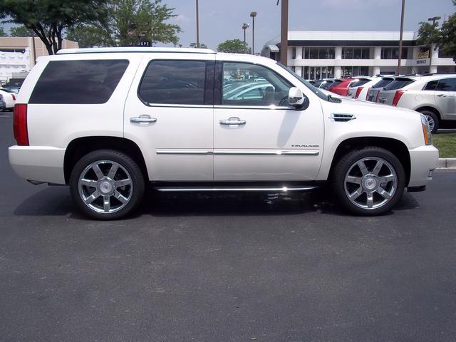 Cadillac Escalade 2010 photo 2