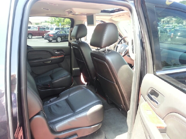 Cadillac Escalade 2010 photo 1