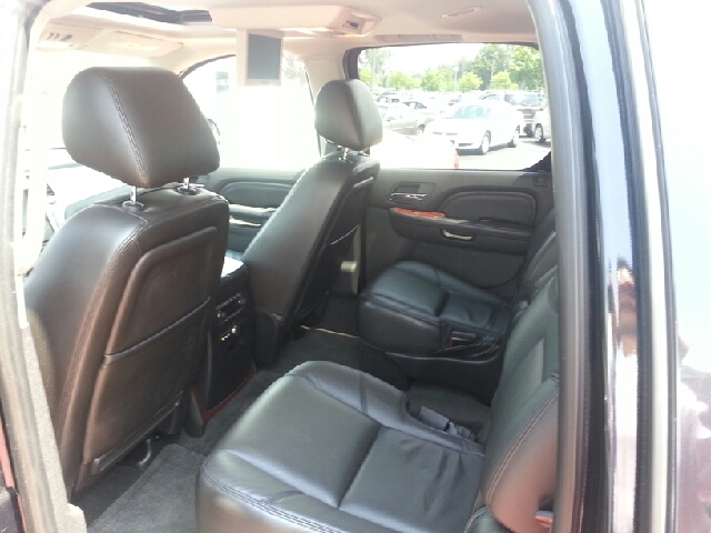 Cadillac Escalade 2010 photo 2