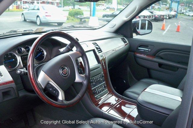 Cadillac Escalade 2010 photo 1