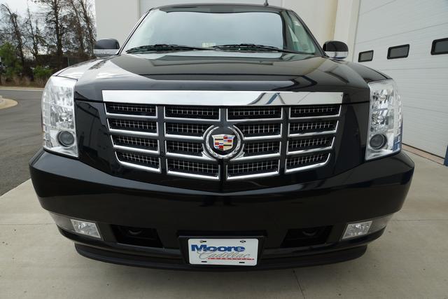 Cadillac Escalade 2010 photo 1