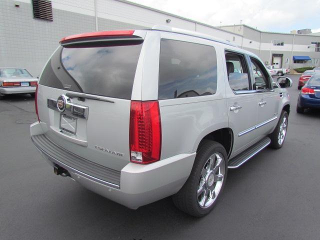 Cadillac Escalade 2011 photo 2