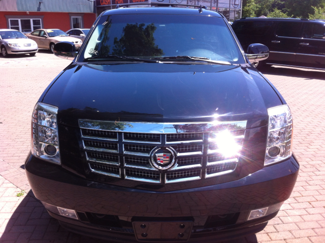 Cadillac Escalade 2011 photo 2