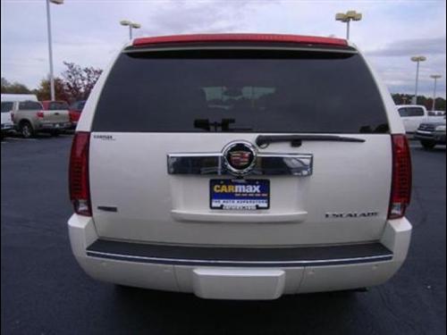 Cadillac Escalade 2011 photo 2