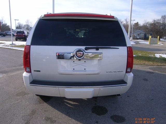 Cadillac Escalade 2011 photo 2