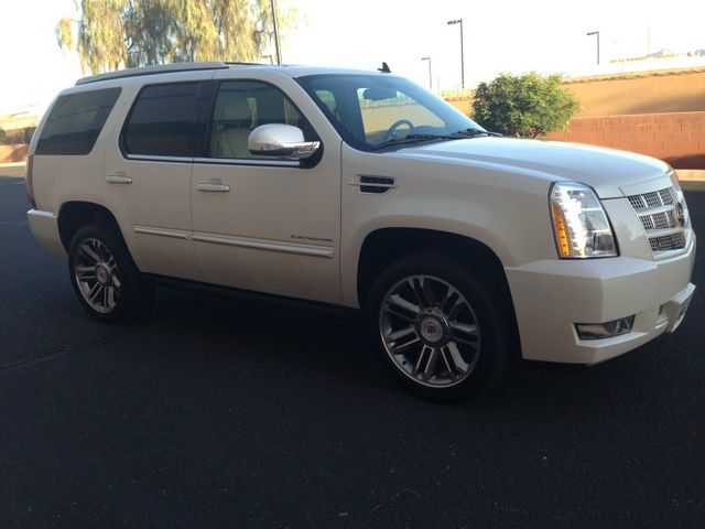 Cadillac Escalade 2012 photo 2