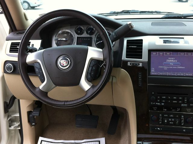 Cadillac Escalade 2013 photo 1