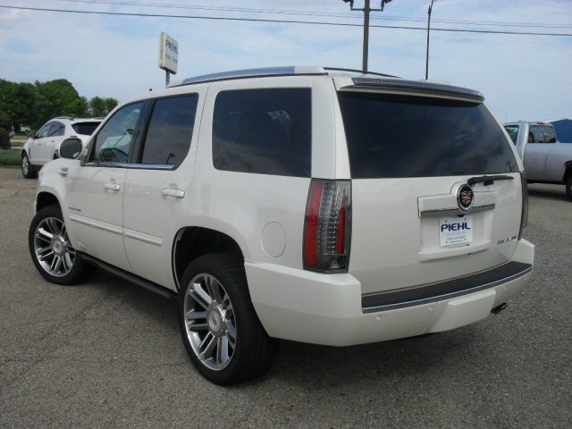 Cadillac Escalade 2013 photo 1