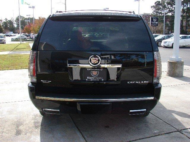 Cadillac Escalade 2014 photo 3