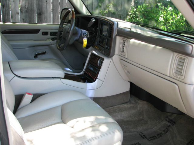 Cadillac Escalade ESV 2003 photo 10