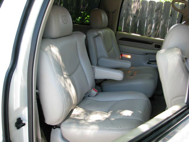 Cadillac Escalade ESV 2003 photo 11