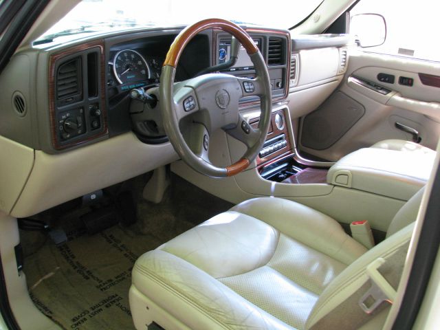 Cadillac Escalade ESV 2003 photo 15