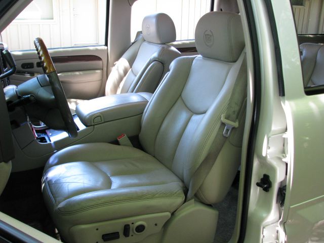 Cadillac Escalade ESV 2003 photo 16