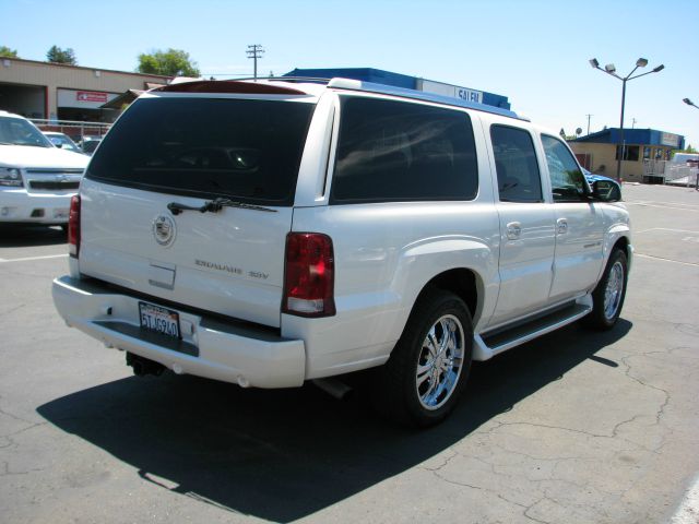 Cadillac Escalade ESV 2003 photo 2