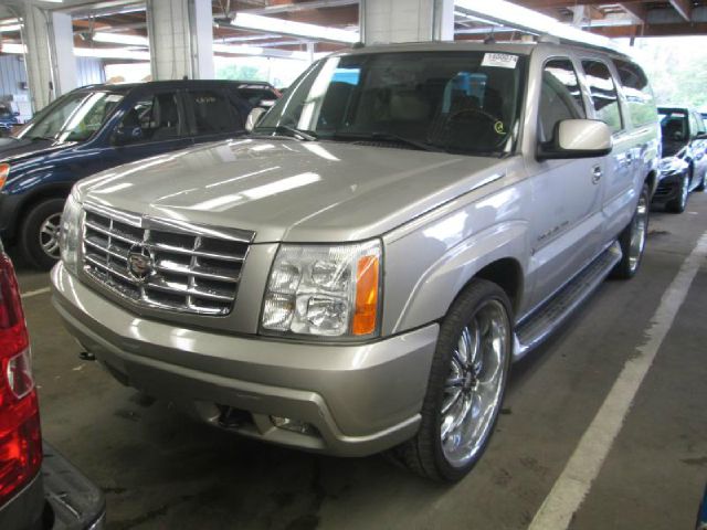 Cadillac Escalade ESV 2004 photo 3