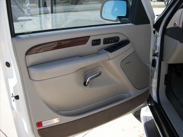 Cadillac Escalade ESV 2004 photo 4