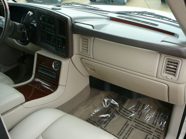 Cadillac Escalade ESV 2004 photo 1