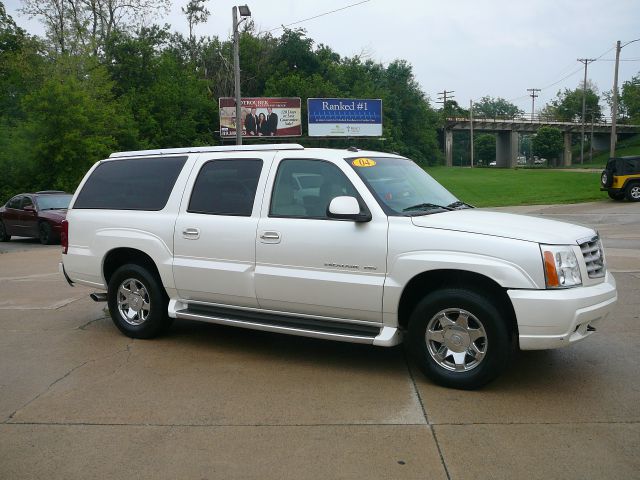 Cadillac Escalade ESV 2004 photo 11