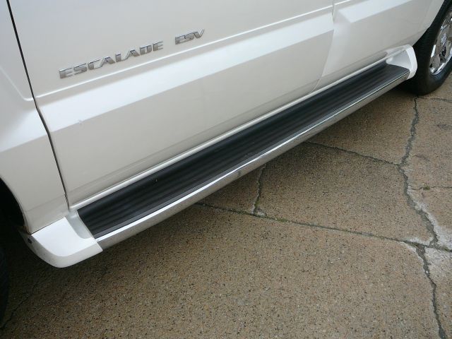 Cadillac Escalade ESV 2004 photo 13