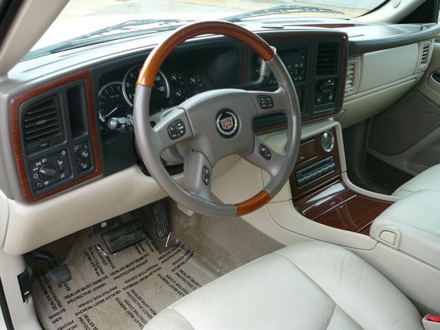 Cadillac Escalade ESV 2004 photo 6