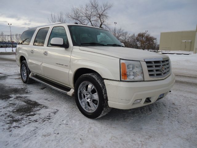 Cadillac Escalade ESV 2004 photo 1