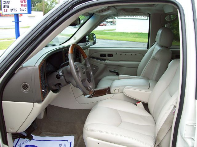 Cadillac Escalade ESV 2004 photo 3