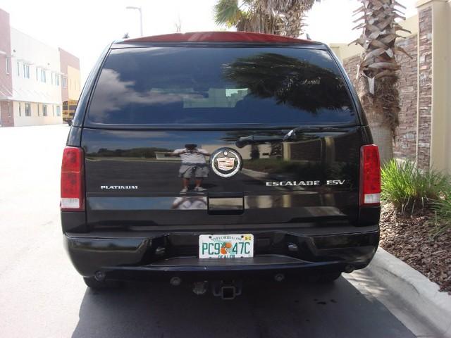 Cadillac Escalade ESV 2004 photo 2