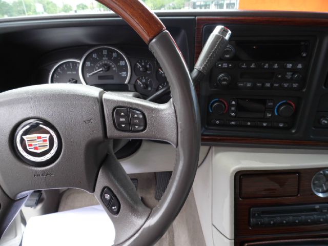 Cadillac Escalade ESV 2004 photo 8