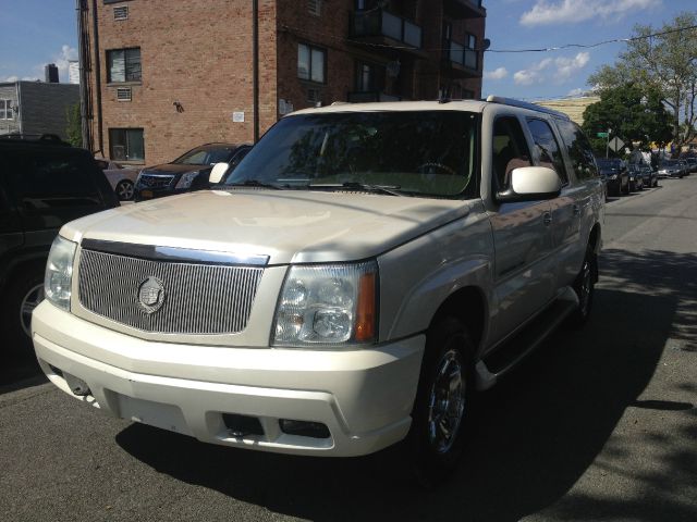 Cadillac Escalade ESV 323ci SUV