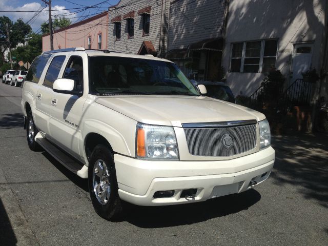 Cadillac Escalade ESV 2004 photo 2