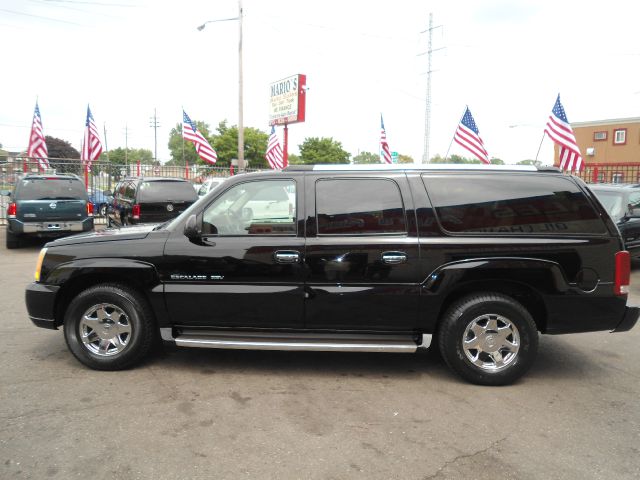 Cadillac Escalade ESV 2004 photo 2