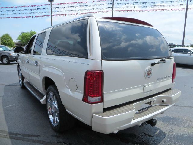 Cadillac Escalade ESV 2004 photo 11