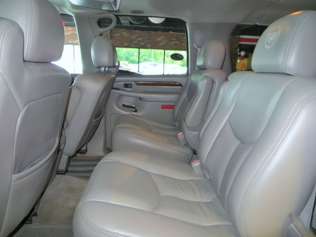 Cadillac Escalade ESV 2004 photo 20