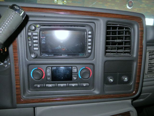 Cadillac Escalade ESV 2004 photo 24