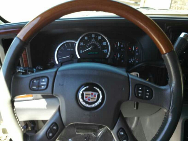 Cadillac Escalade ESV 2004 photo 9