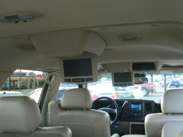 Cadillac Escalade ESV 2004 photo 11