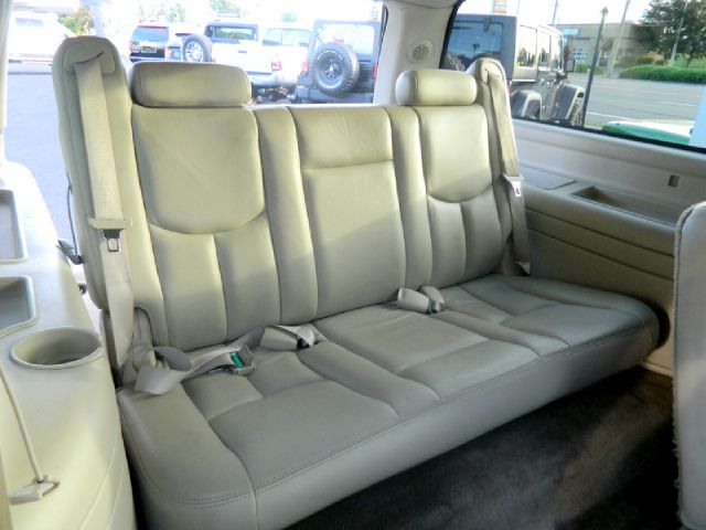 Cadillac Escalade ESV 2004 photo 14