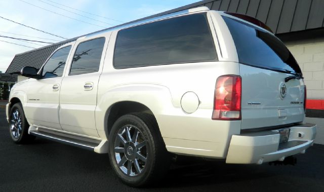 Cadillac Escalade ESV 2004 photo 26