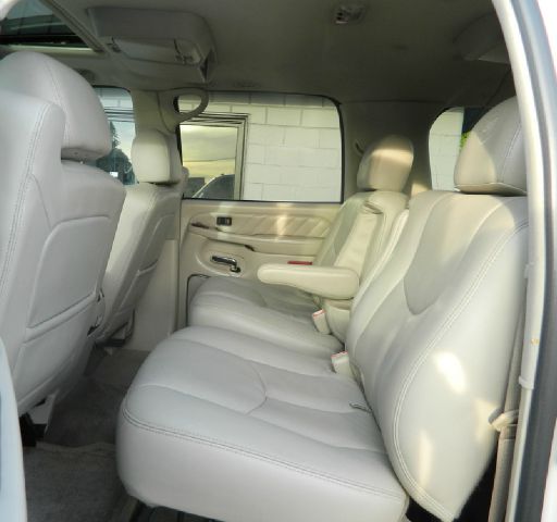 Cadillac Escalade ESV 2004 photo 32