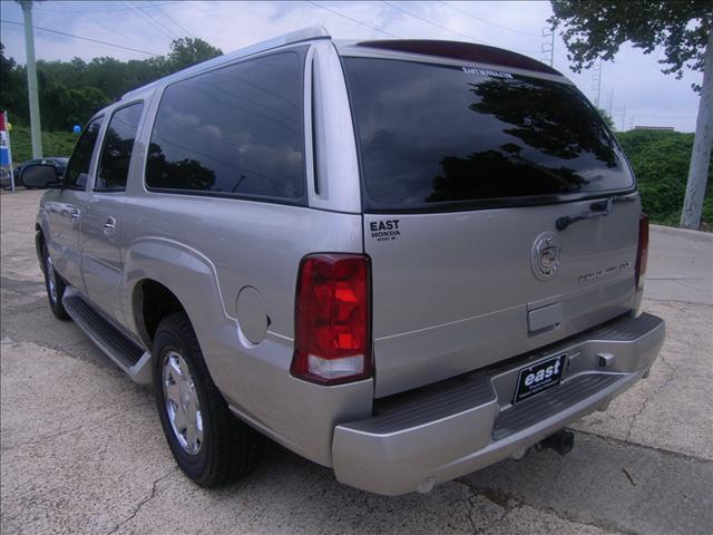 Cadillac Escalade ESV 2004 photo 1