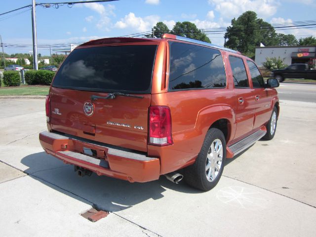 Cadillac Escalade ESV 2004 photo 1