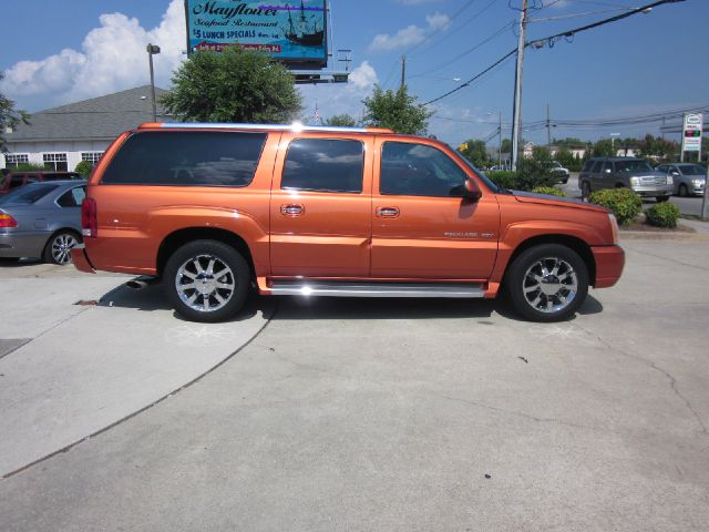 Cadillac Escalade ESV 2004 photo 2