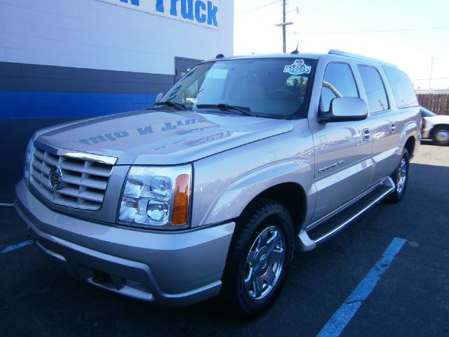 Cadillac Escalade ESV 2005 photo 2