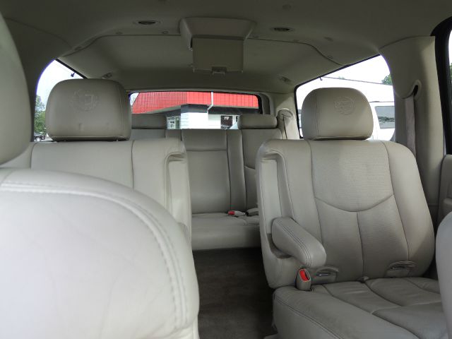 Cadillac Escalade ESV 2005 photo 24