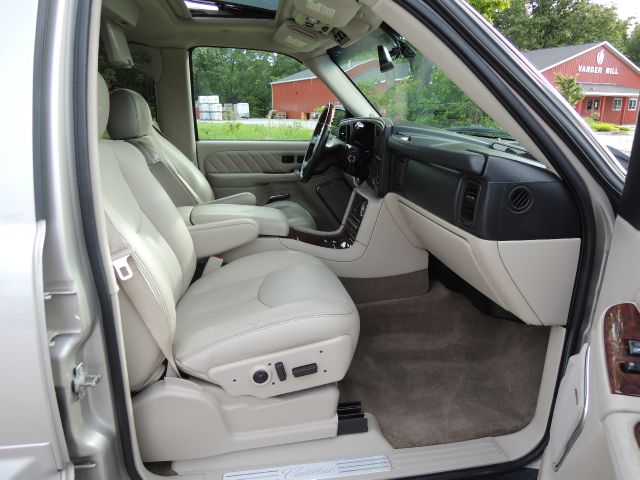 Cadillac Escalade ESV 2005 photo 25