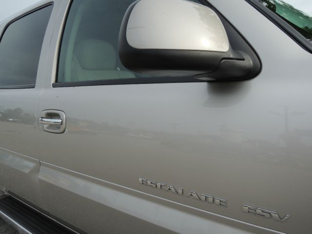 Cadillac Escalade ESV 2005 photo 29