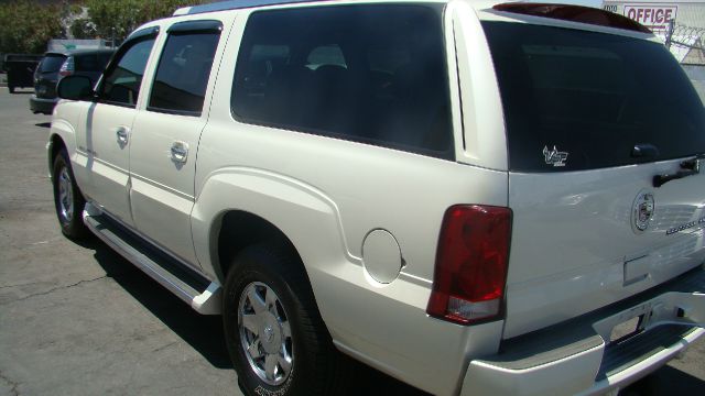 Cadillac Escalade ESV 2005 photo 12