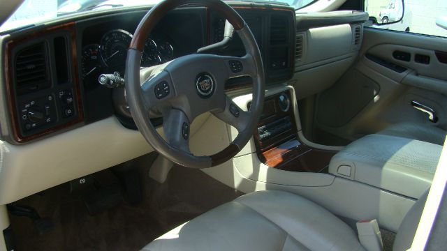 Cadillac Escalade ESV 2005 photo 17