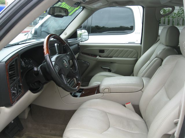 Cadillac Escalade ESV 2005 photo 2